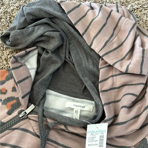 Maurice’s women’s hoodie new with tags size medium - Picture 8 of 8